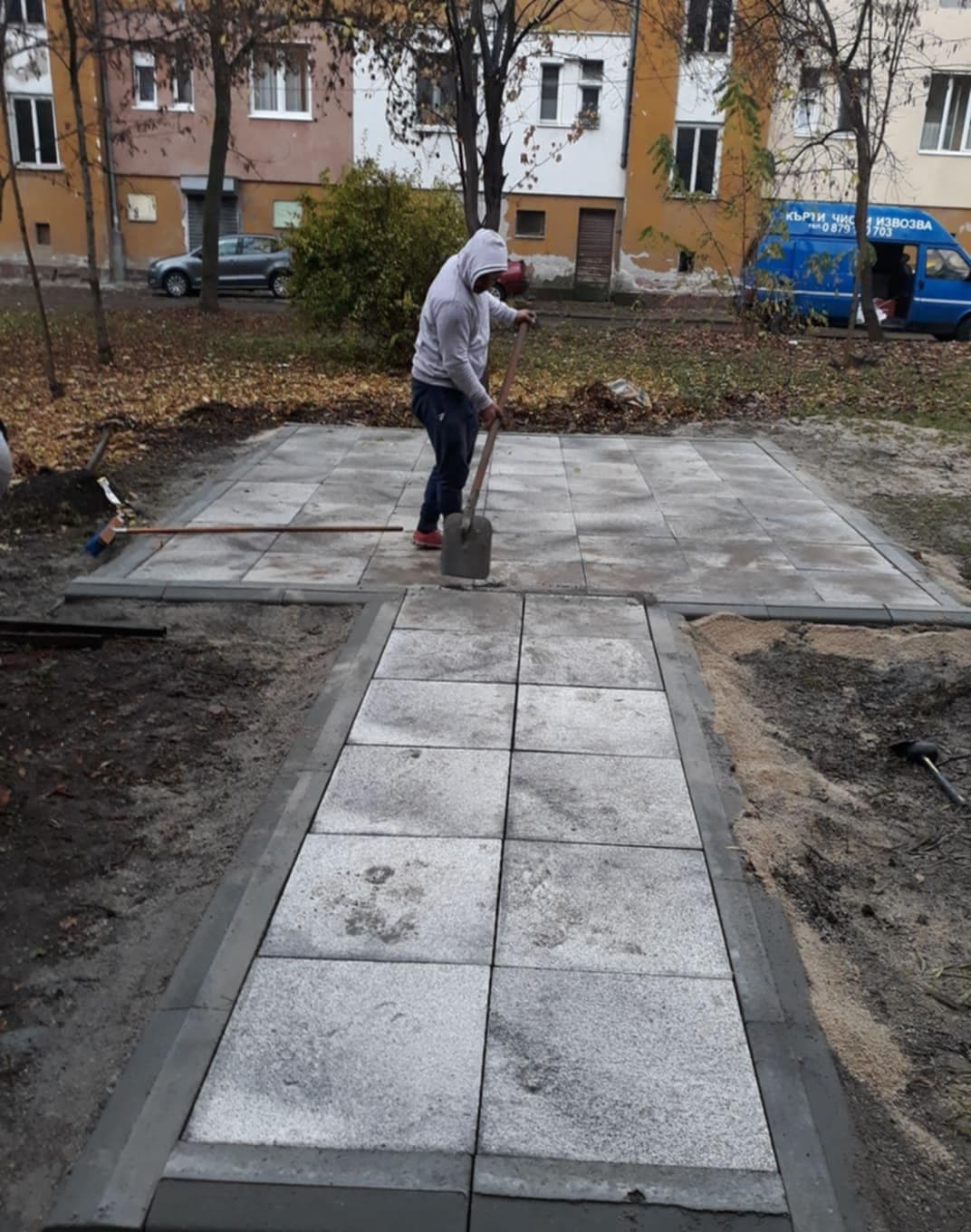 Полагане на големи плочи