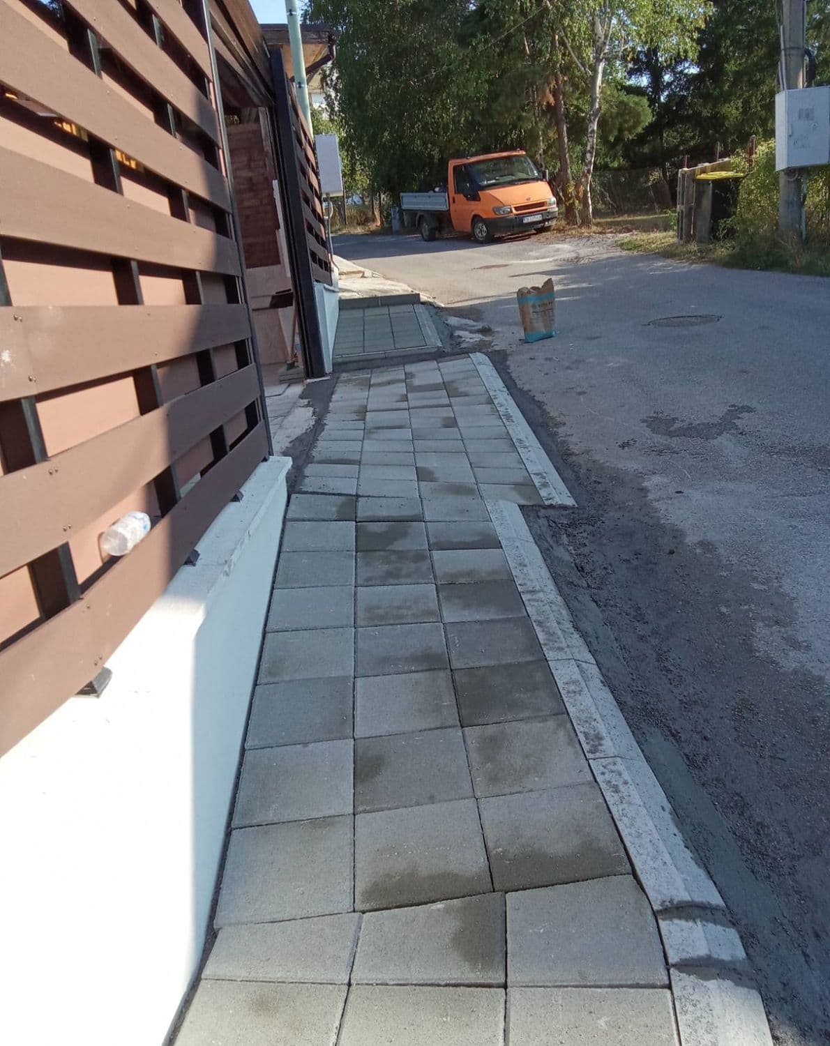 Тротоарна алея